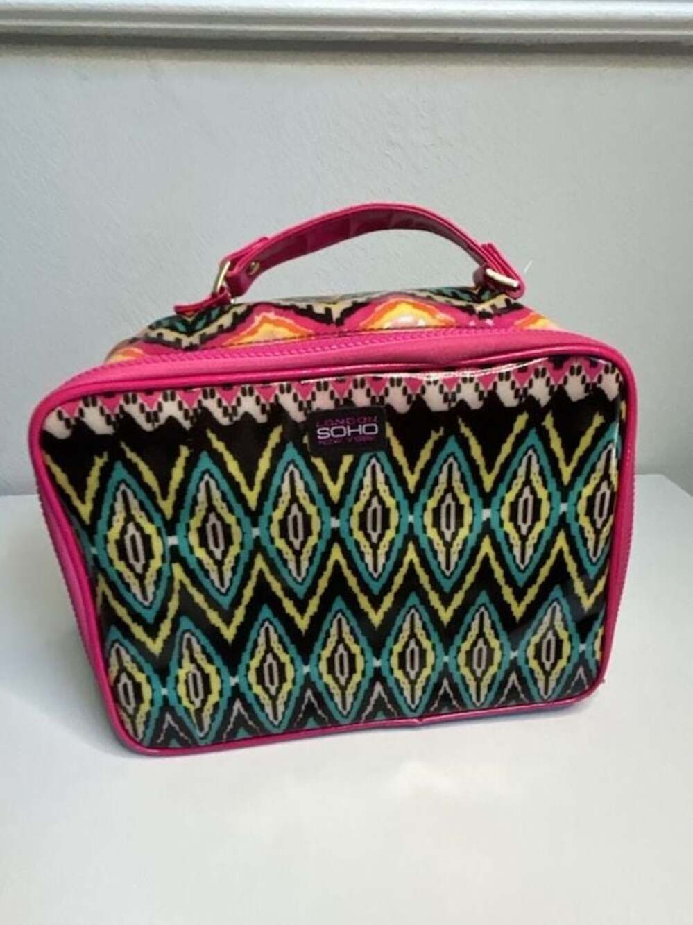 London SOHO New York Tribal Ikat Print Travel Cosmetic Makeup Case